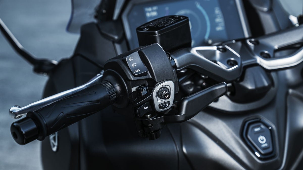 Yamaha TMax: l'icona si rinnova per il 2025